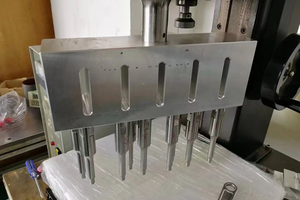 超聲波模具的調(diào)整與更換步驟